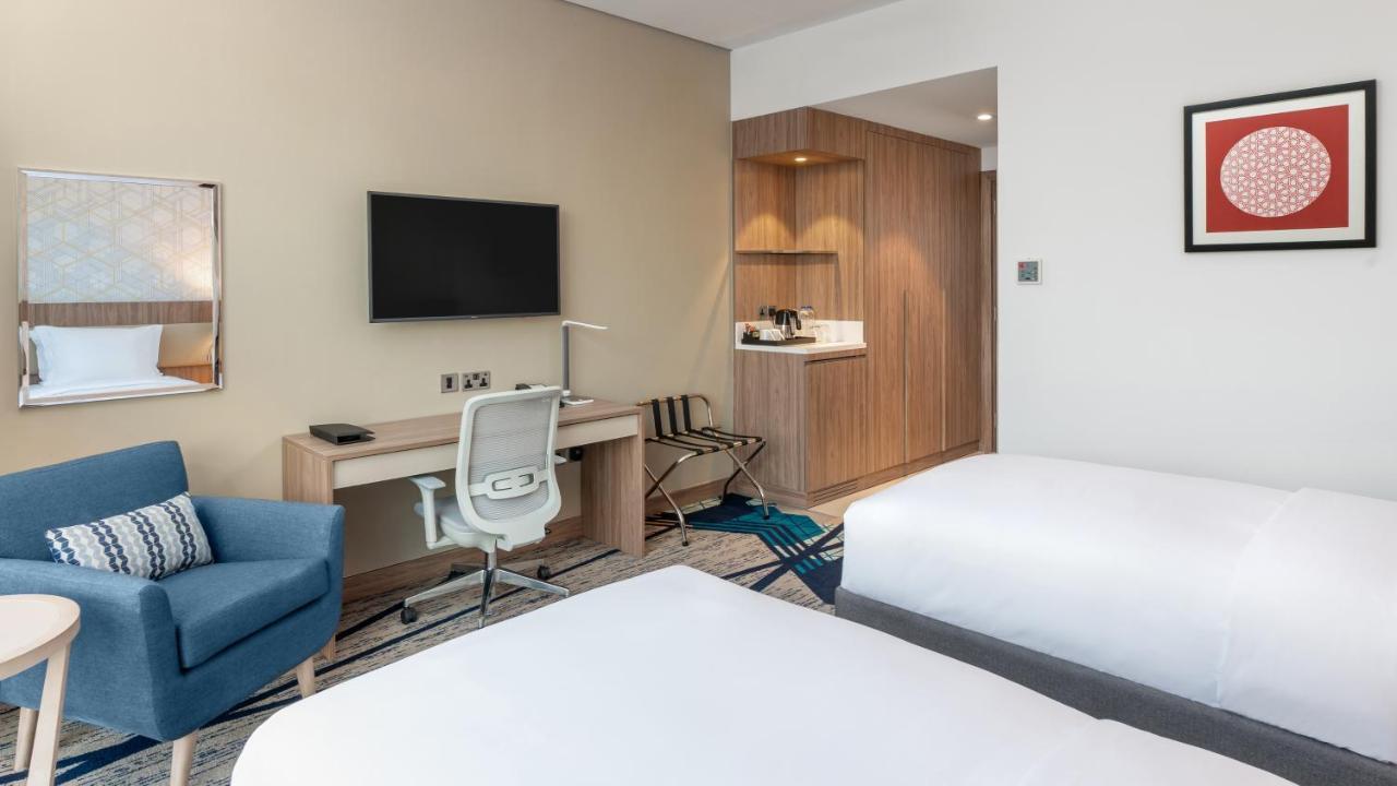 Holiday Inn & Suites Al Jubail By Ihg Al Fanatir Quarto foto